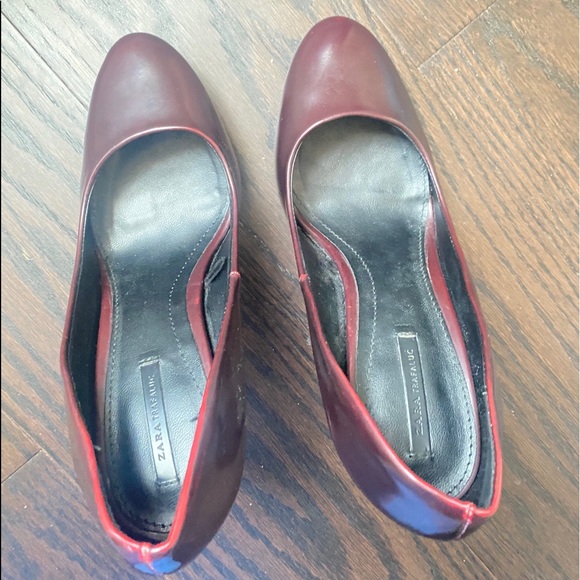 High Heel Pumps - Picture 3 of 3